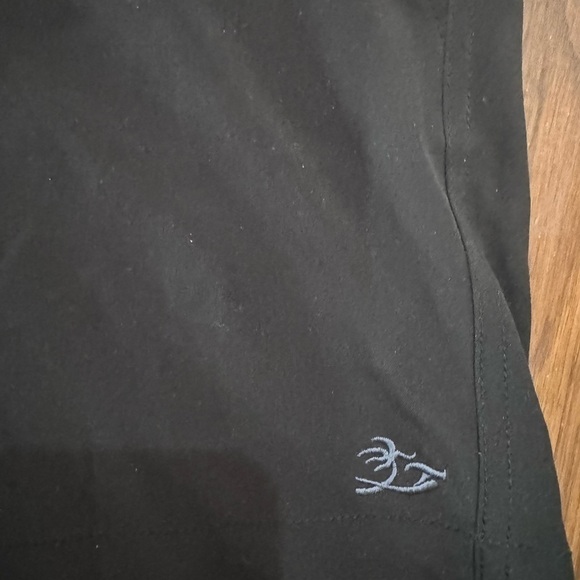 Good used condition black shorts.  Sz 9 - Picture 4 of 9